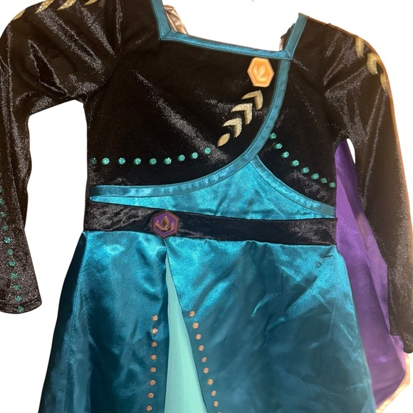 Disney Parks Frozen 2 Queen Anna girls costume with cape size 5/6 Disney store - Picture 2 of 5